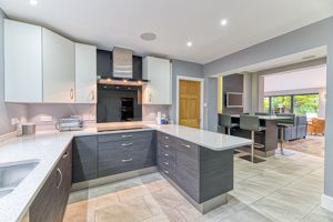 Kitchen/Breakfast Area- click for photo gallery